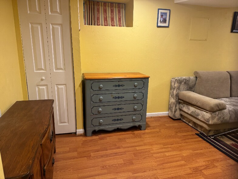 Building Photo - 16 Maplewood St