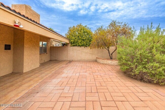 Building Photo - Affordable 2 Bedroom 2 Bath Townhome Near ...