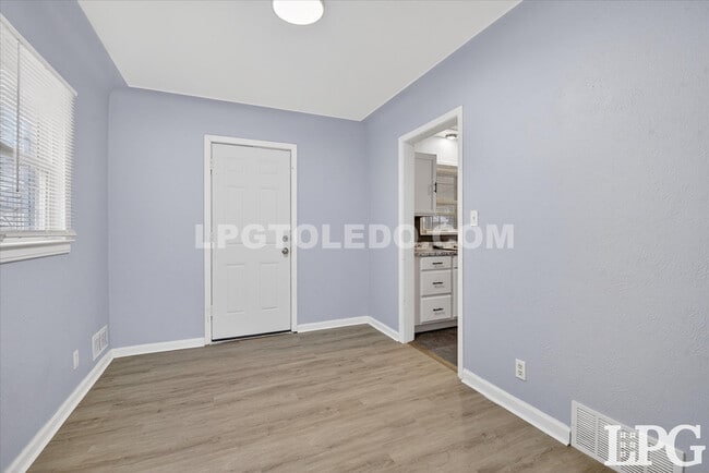 Building Photo - 1665 Burgoyne Dr