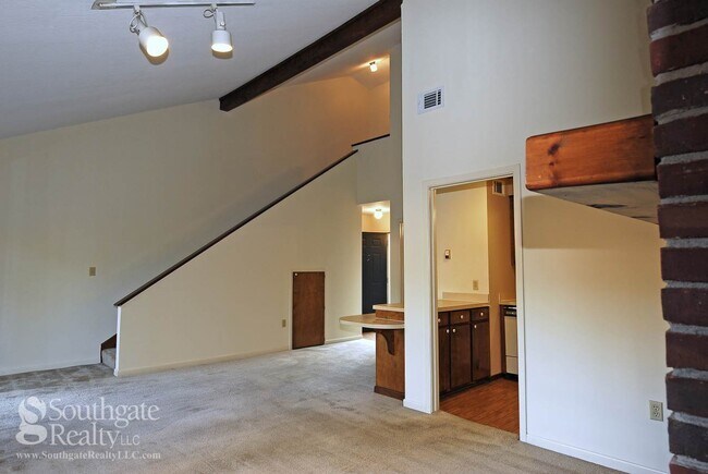 Building Photo - Woodshire Duplexes & Townhomes