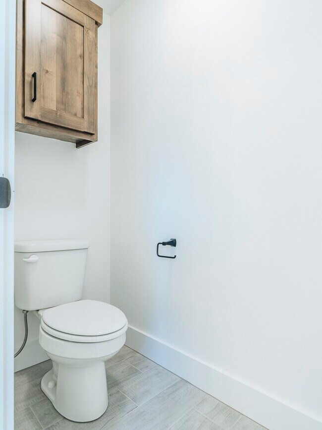 Building Photo - 1440 Emmerson St