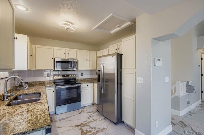 Building Photo - 4925 Freeport Wy