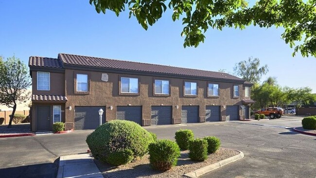 Building Photo - 7759 N Silverbell Rd