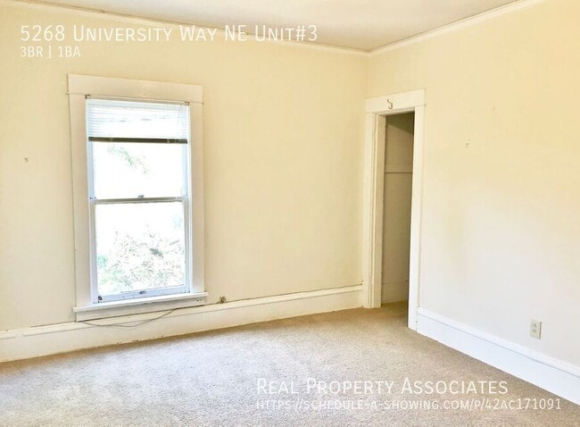 Building Photo - 5268 University Wy NE