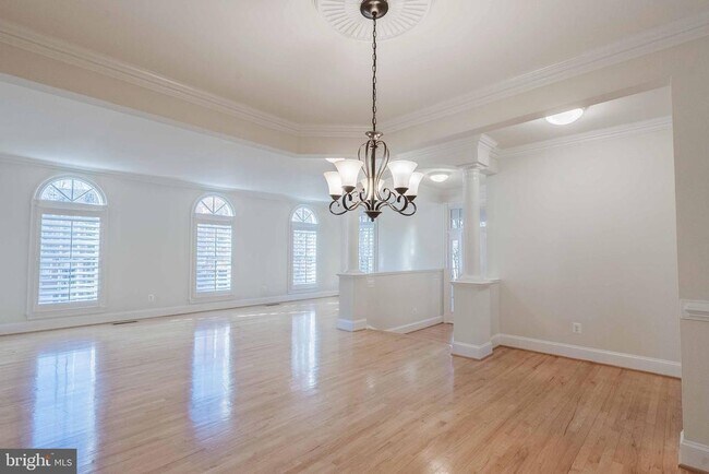 Building Photo - 2303 Sawtooth Oak Ct