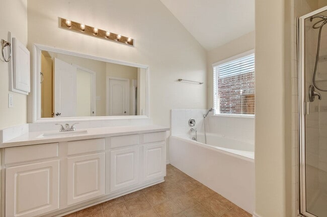 Building Photo - 9830 Lynette Falls Dr