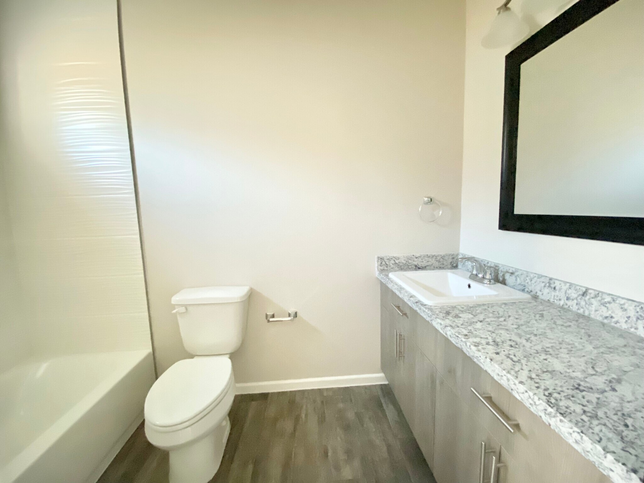 Building Photo - 805 W Sunset Valley St