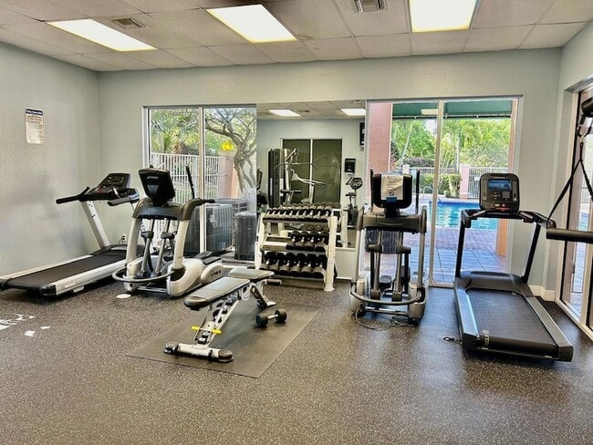 Building Photo - 1203 Town Center Dr