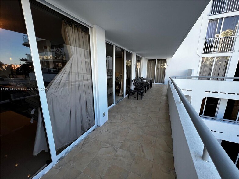 Building Photo - 19707 Turnberry Way