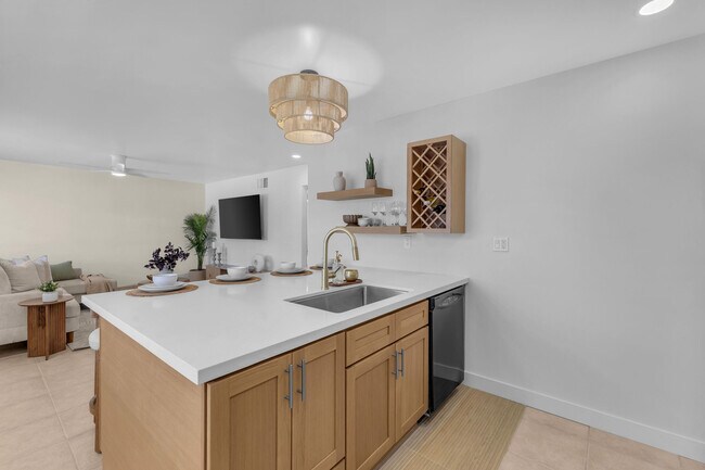 Building Photo - 72601 Edgehill Dr