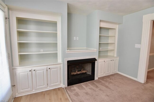 Building Photo - 145 Horse Run Dr