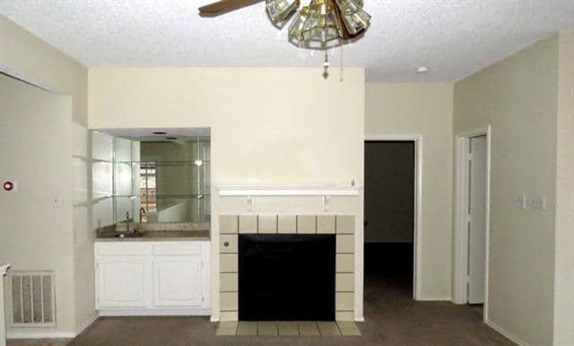 Building Photo - 2240 Arbor Creek Dr