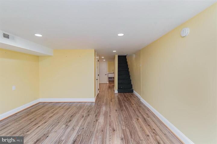 Building Photo - 217 S Clinton St