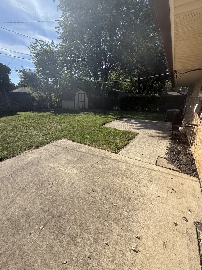 Building Photo - 6185 Farmborough Dr