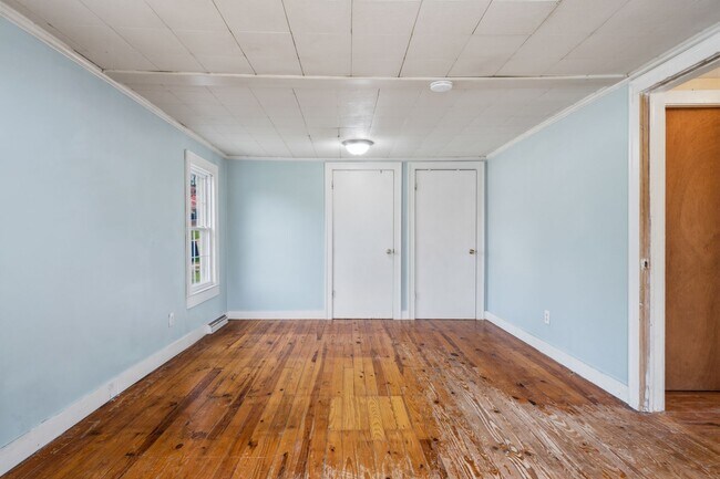 Building Photo - MOVE IN WITH A SECURITY DEPOSIT ALTERNATIVE FROM OBLIGO (for qualified applicants).