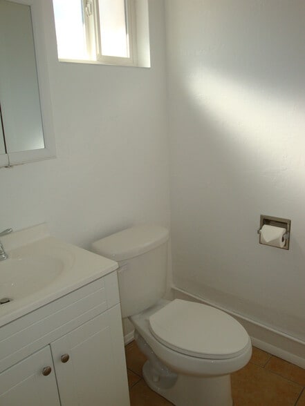 Building Photo - 510 N Ironwood Dr