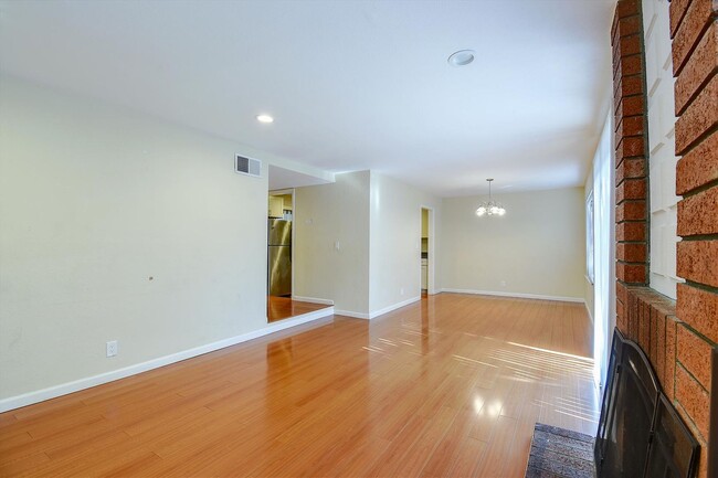 Building Photo - Remodeled townhouse with AC, Top Cupertino...