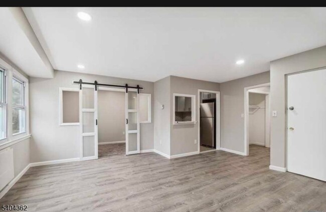 Building Photo - 188 N Park St