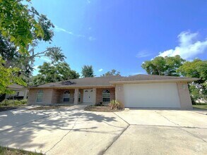 Building Photo - Large 3 bedroom 2 bath home in Deltona wit...