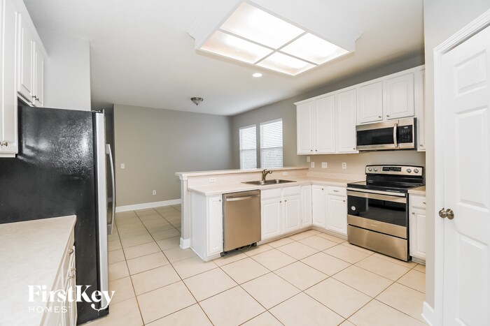 Building Photo - 2305 Yellow Jasmine Ln