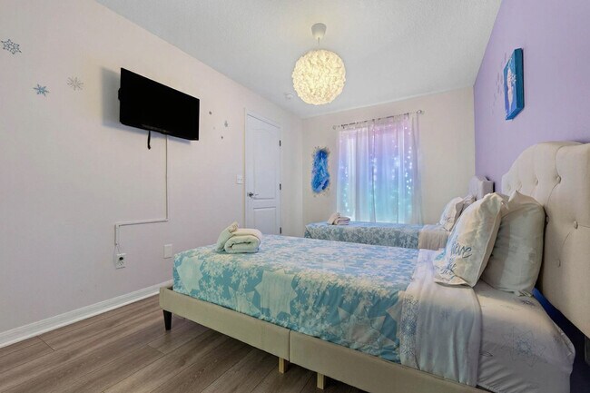 Building Photo - 453 Scrub Jay Way