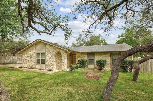 Building Photo - 707 Newcastle Ln