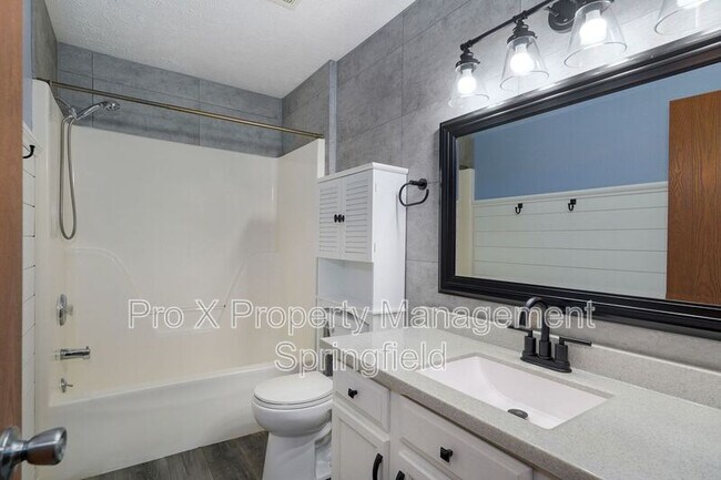 Building Photo - 3119 W Water St