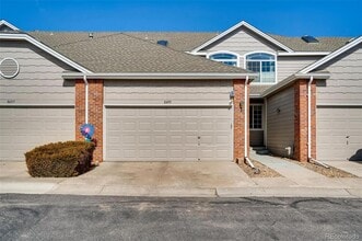 Building Photo - NICE 3 BDRM, 3 BATH, 2-CAR GARAGE + CLUBHO...