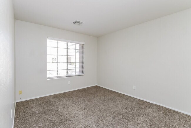 Building Photo - 10849 E Carol Ave