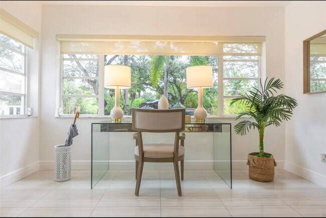 Building Photo - 1311 Monroe St