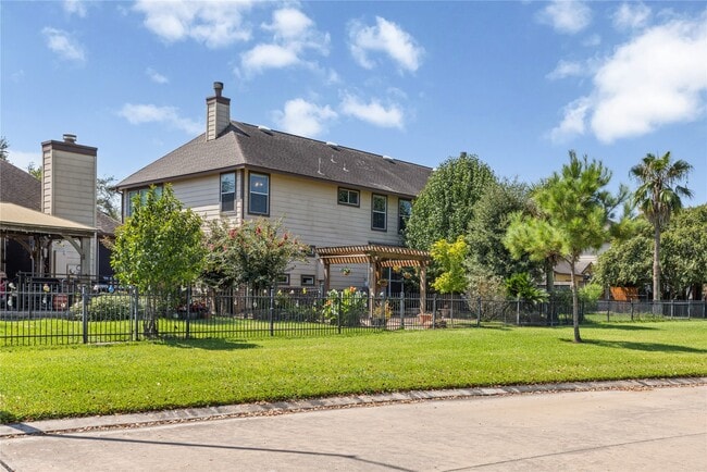 Building Photo - 7906 Glenn Cliff Dr