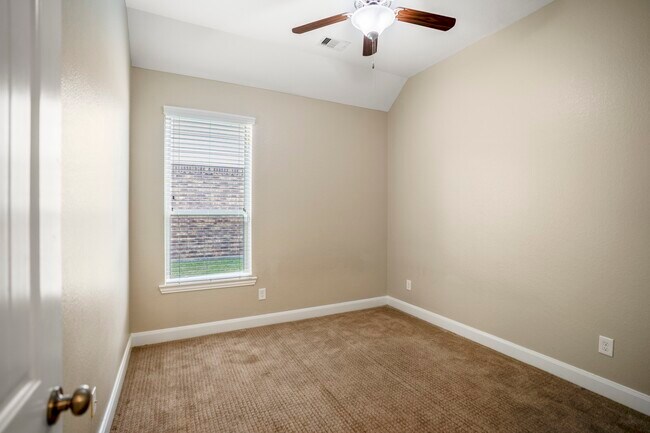 Building Photo - 22310 Taren Ct