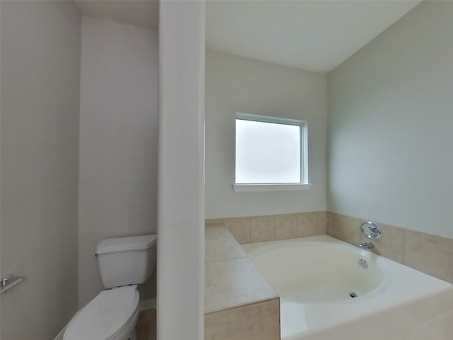 Building Photo - 21214 Peachvine Ln