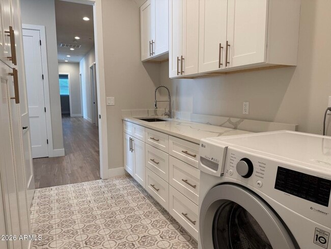 Building Photo - 8736 E Joshua Tree Ln