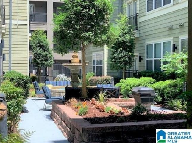 Interior Courtyard - 2020 5th Ave S