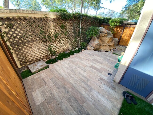 Building Photo - 11366 Via Rancho San Diego