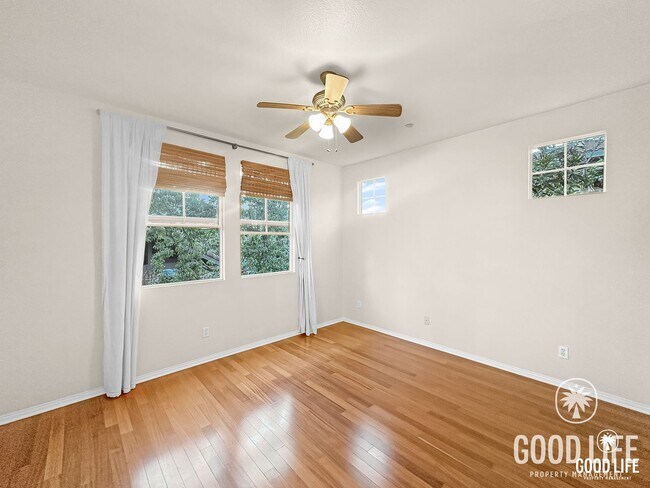 Building Photo - Gorgeous 2 Bed/2 Bath Condo in a Quiet, Charming Community