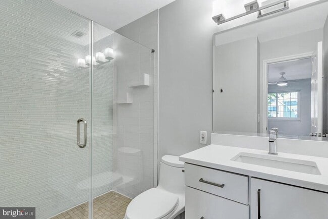 Building Photo - 5716 Chapman Mill Dr
