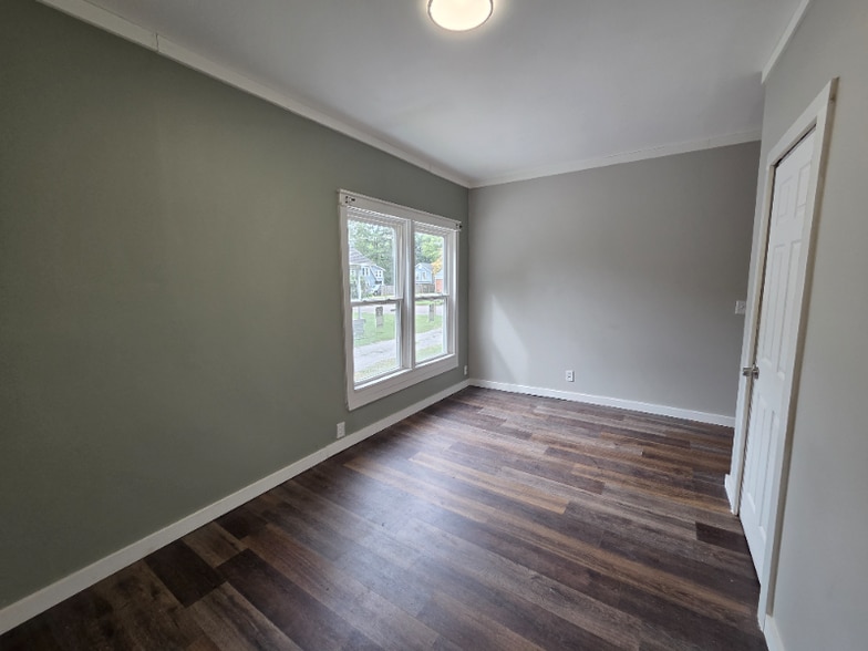 Building Photo - 710 Fairview Ave