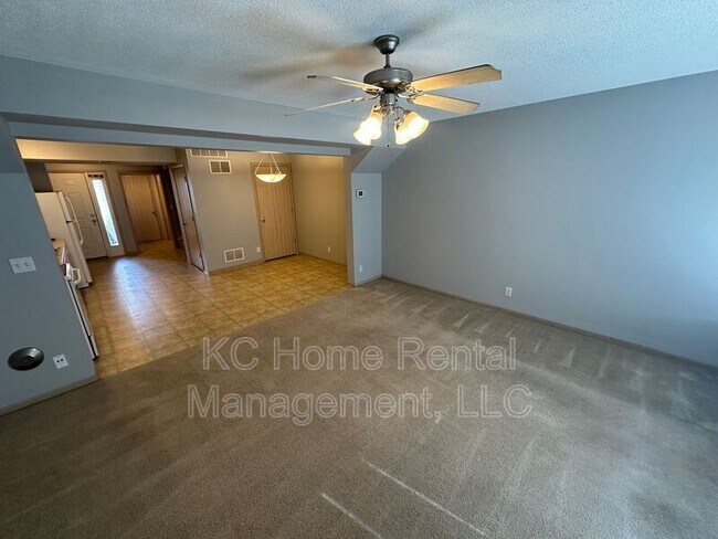 Building Photo - 4545 NE 83rd St