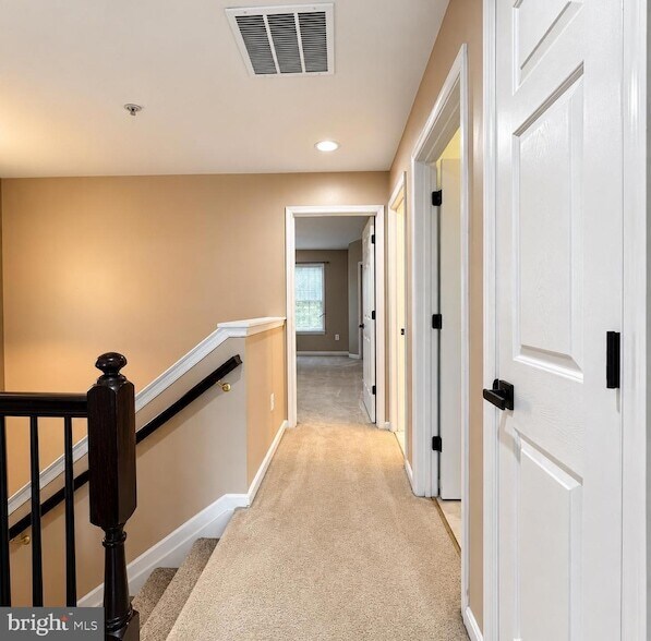 Building Photo - 2467 Cheyenne Dr