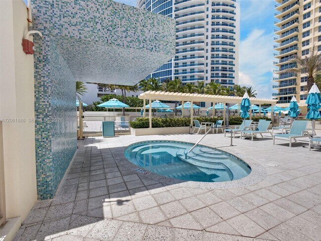 Building Photo - 2501 S Ocean Dr