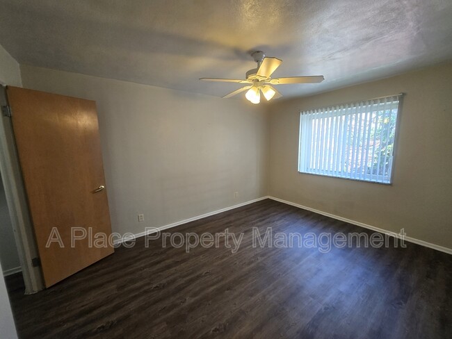 Building Photo - 2727 Hampton Ave