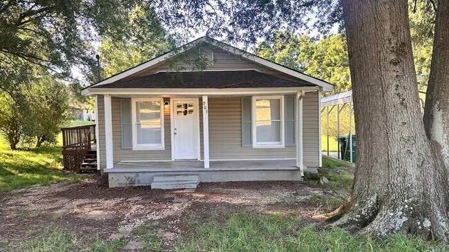 Building Photo - Modern Comfort Meets Nature — 2-Bed, 1-Bat...
