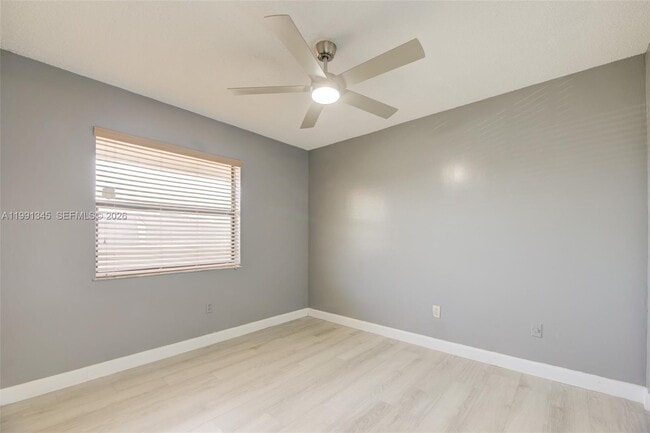 Building Photo - 851 NE 209th Terrace