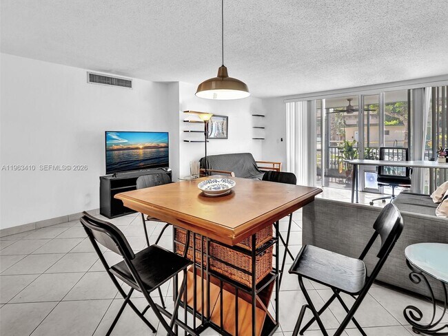 Building Photo - 1770 NE 191st St