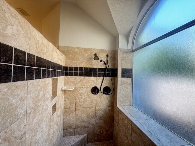 Building Photo - 210 Rolling Plains Dr