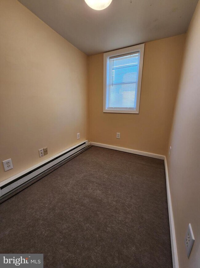 Building Photo - 540 Londontown Rd