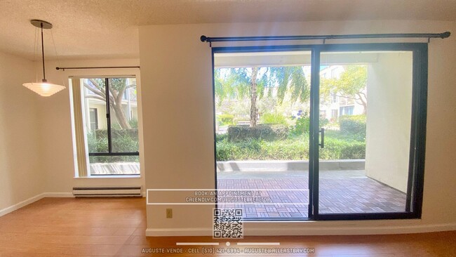 Building Photo - Largest 2-Bedroom at Watergate w/ Walk-in ...