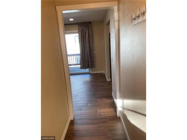 Building Photo - 28662 W Lake Dr